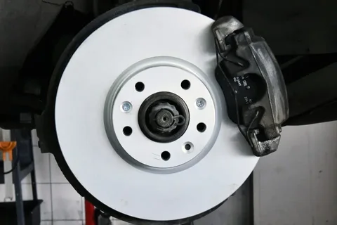 Nowa tarcza zamontowana przy zacisku Citroena C5