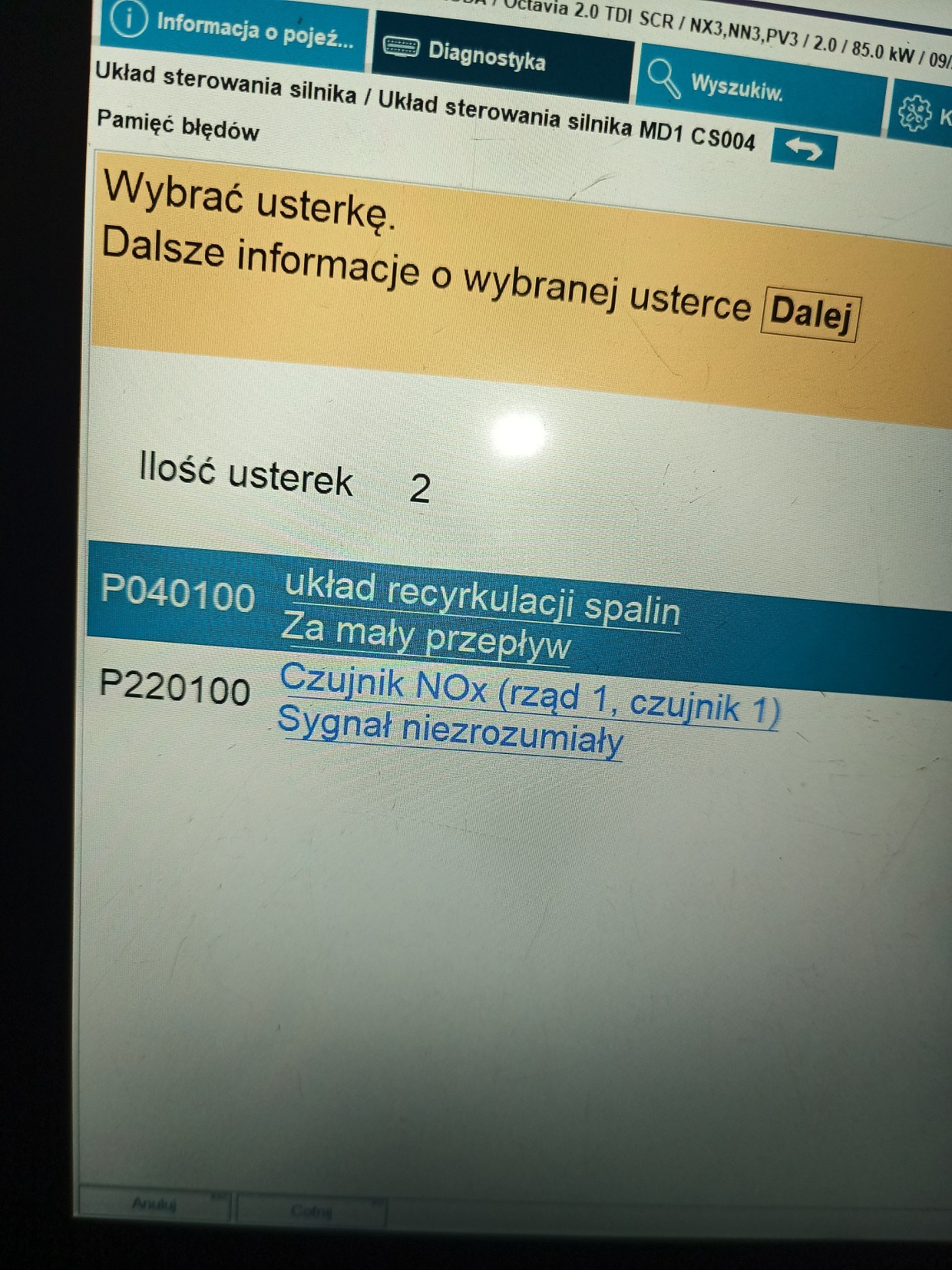 Ekran pamięci błędów z wpisami P040100 i P220100 — SKODA OCTAVIA IV
